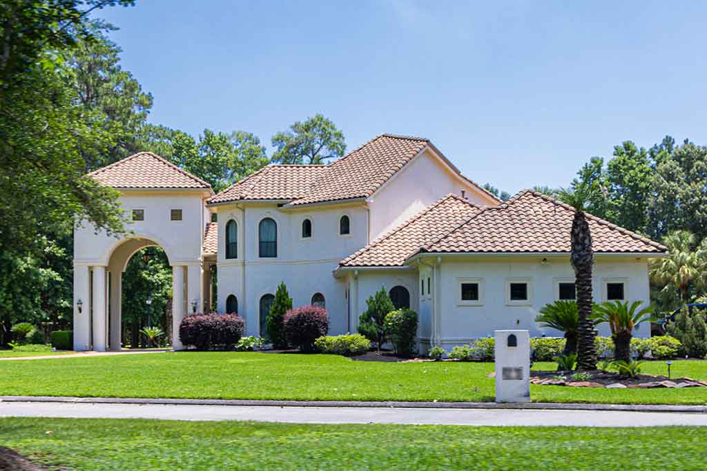 Waterfront style home in Kings Lake Estates, Kingwood, Texas